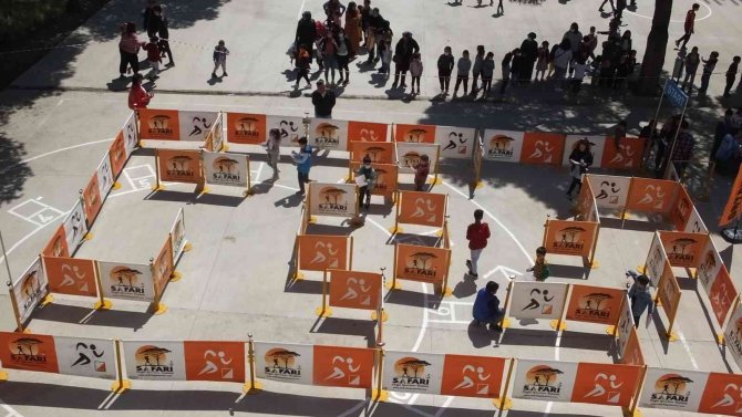 Balıkesir’de Labirent Oryantiringi Edremit Körfezindeki Öğrencileri Buluşturdu