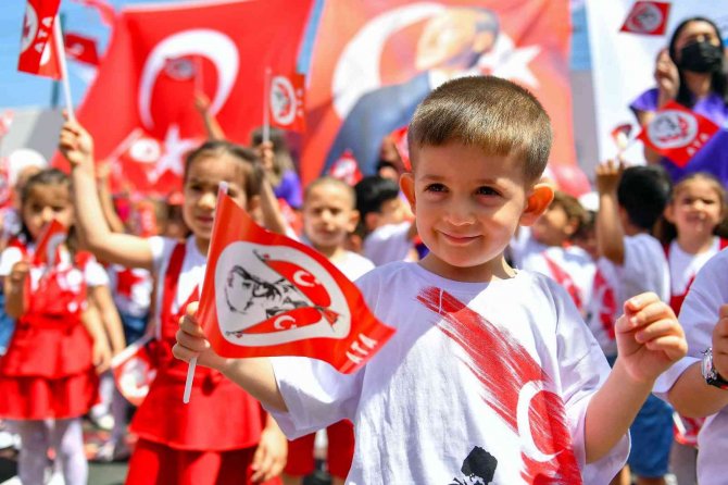 Münir Özkul Kreşinde 23 Nisan Coşkusu