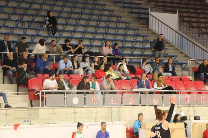 Voleybol Bölgesel Lig Kız Müsabakaları Karabük’te Başladı