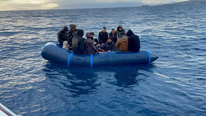 38 Göçmen Kurtarıldı, 8 Göçmen Yakalandı