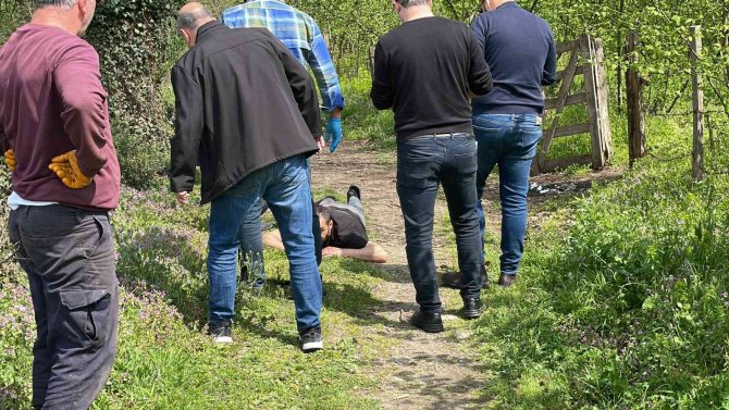 Babasının Mezarını Ziyaret Etti, Vuruldu