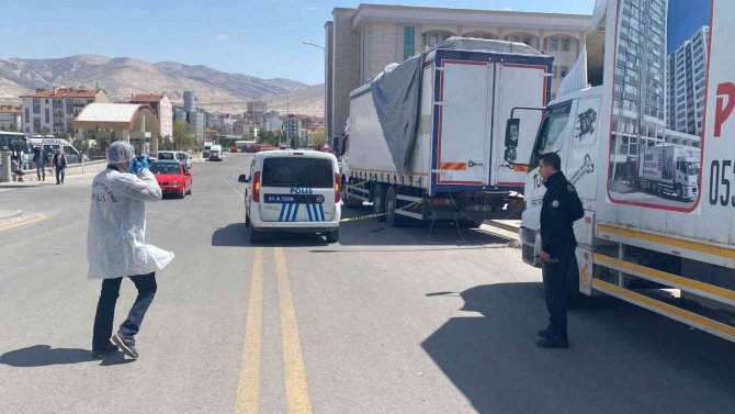 Kamyon Kasasından Düşen Çocuk Ağır Yaralandı