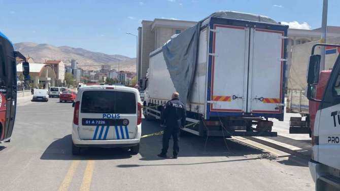 Kamyon Kasasından Düşen Çocuk Ağır Yaralandı