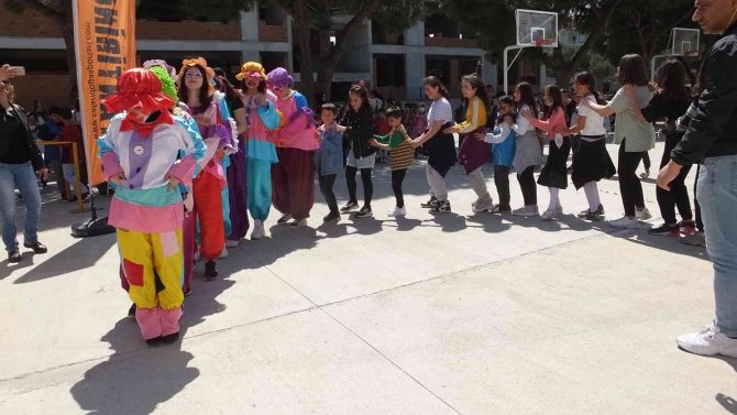 Balıkesir’de Labirent Oryantiringi Edremit Körfezindeki Öğrencileri Buluşturdu