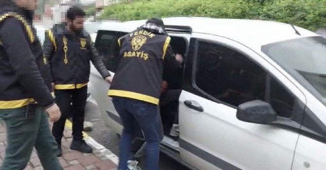 Pendik’te Sosyal Medya Hesabından Silah Paylaşımı Yapan Yabancı Uyruklu Şahıs Yakalandı
