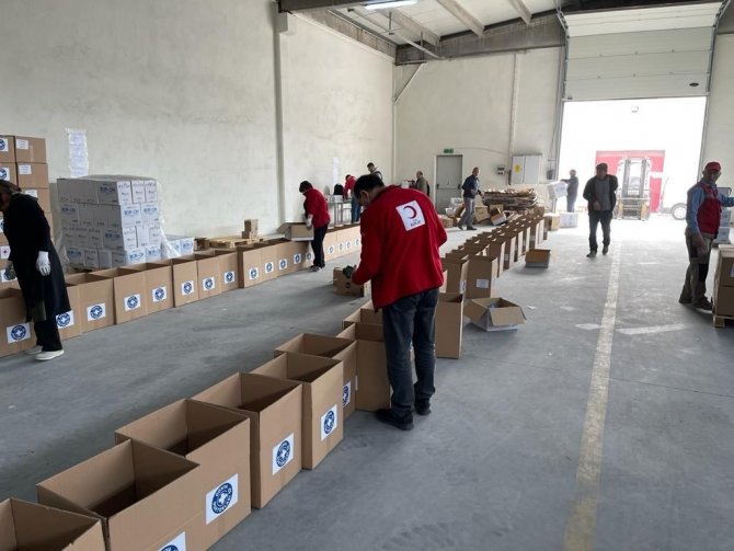 Ukraynalı Mültecilere Sağlık Malzemesi Yardımı