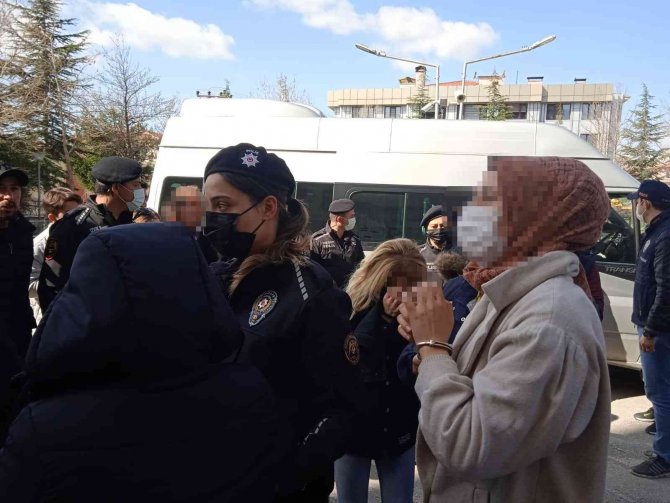 Dolandırıcılıktan Gözaltına Alınan Kadın "Ben De Kendime Güveniyorum, İçim Rahat" Dedi