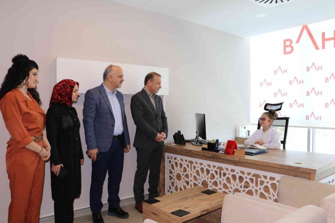 Minikler Doktor Oldu, Sağlıkçılarla Şarkılar Söyledi