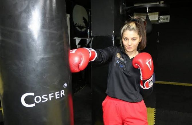 Seren Ay Çetin’ın Wbc Gümüş Kemer Maçının Gelirleri Ukrayna’ya Gidecek