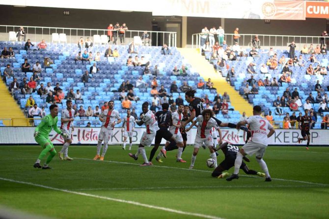 Spor Toto 1. Lig: Adanaspor: 0 - Samsunspor: 0 (İ̇lk Yarı Sonucu)