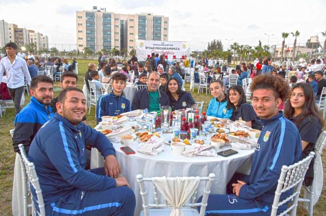 Bozdoğan: "11 Branşta 2 Binden Fazla Sporcu İle Hizmet Veriyoruz"