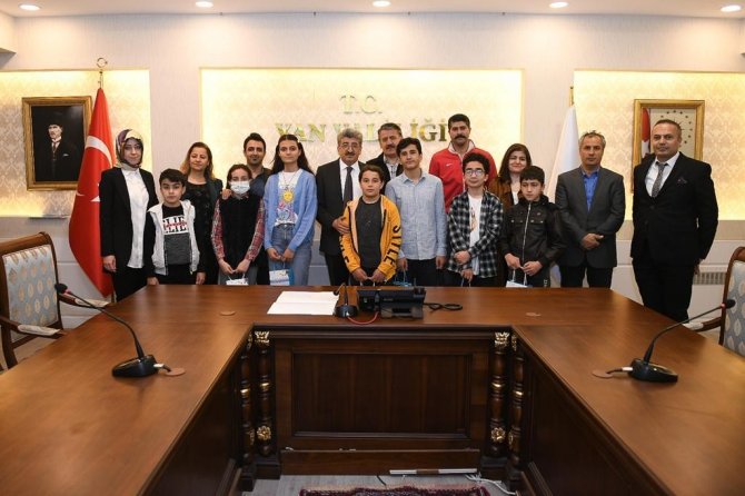 Tübi̇tak Projelerinde Van Başarısı