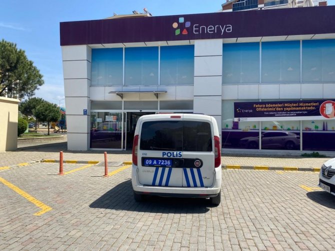 Enerya’nın Yüksek Faturasına İsyan Eden Vatandaşı, Polis Sakinleştirdi