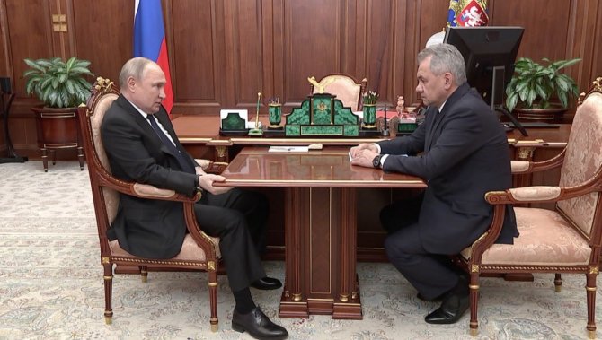 Ukrayna’nın Mariupol Kentindeki Son Durum Hakkında Rusya Devlet Başkanı Vladimir Putin’e Rapor Sunan Rusya Savunma Bakanı Sergey Şoygu, Rus Güçlerinin Kentte Kontrol Sağladığını Belirtti.