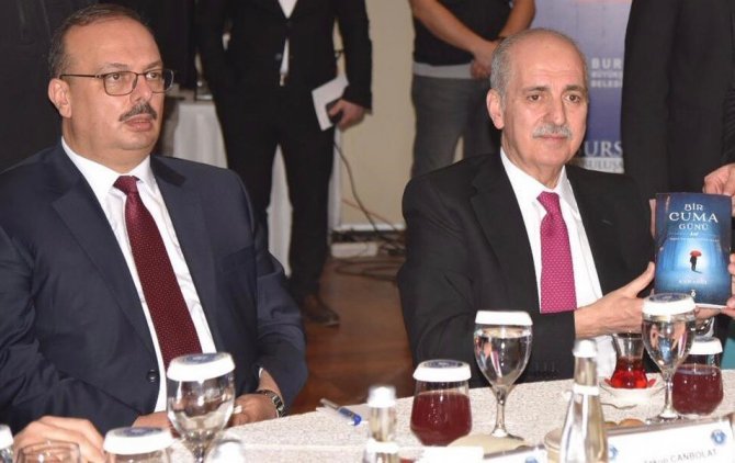 21 Yılda Yazılan ’Bir Cuma Günü-ahi’ Numan Kurtulmuş’a Hediye Edildi