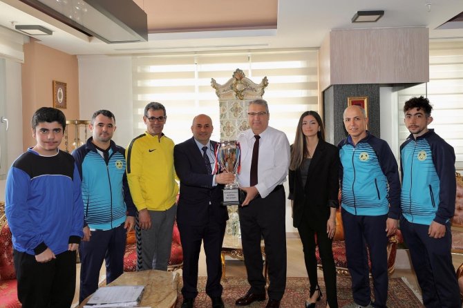 Şampiyon Sporculardan Başkan Çerçi’ye Teşekkür
