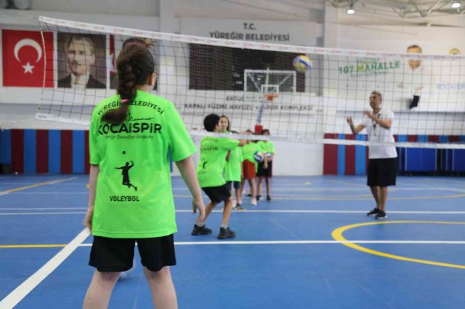 Spor Okullarında 6 Bin Çocuk Yıl Boyu Kesintisiz Eğitim Alıyor