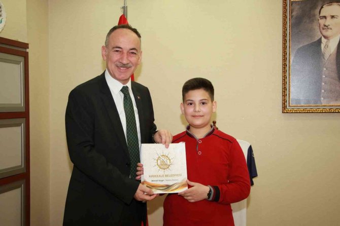 Başkan Saygılı, Koltuğunu 6. Sınıf Öğrencisine Devretti