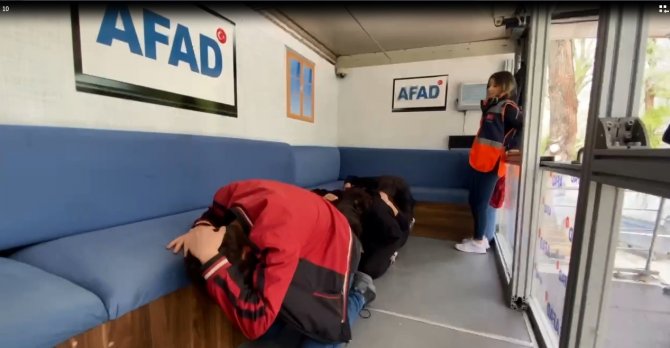 Afad Simülasyon Tırında Deprem Eğitimi