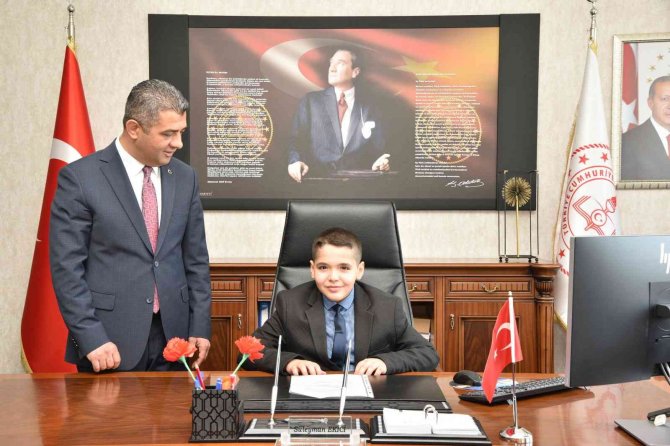 Minik Emir, Denizli’nin Yeni Milli Eğitim Müdürü Oldu