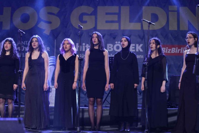 Ramazan Etkinliklerinde Dünya Çocuklarından Gösteri
