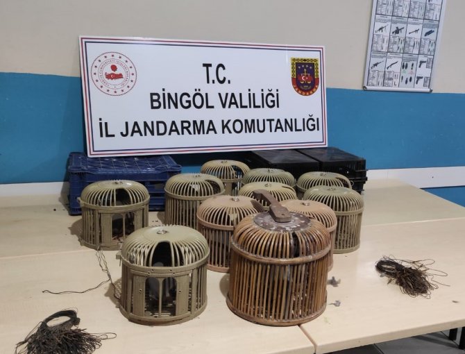 Kınalı Keklikleri Kafesle Avlayanlar Yakalandı, 39 Bin Lira Ceza Kesildi
