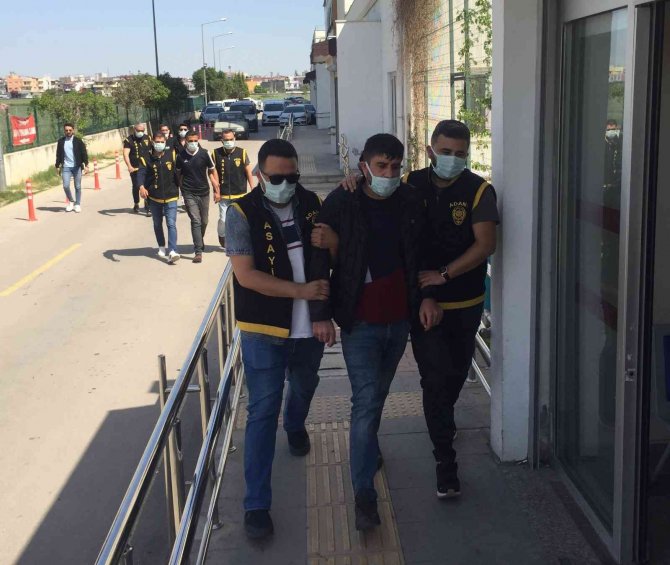 Başkan Akay’a Ramazan Kolisi İçin Yumurta Atmışlar