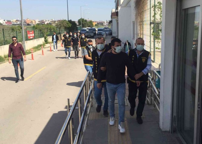 Başkan Akay’a Ramazan Kolisi İçin Yumurta Atmışlar