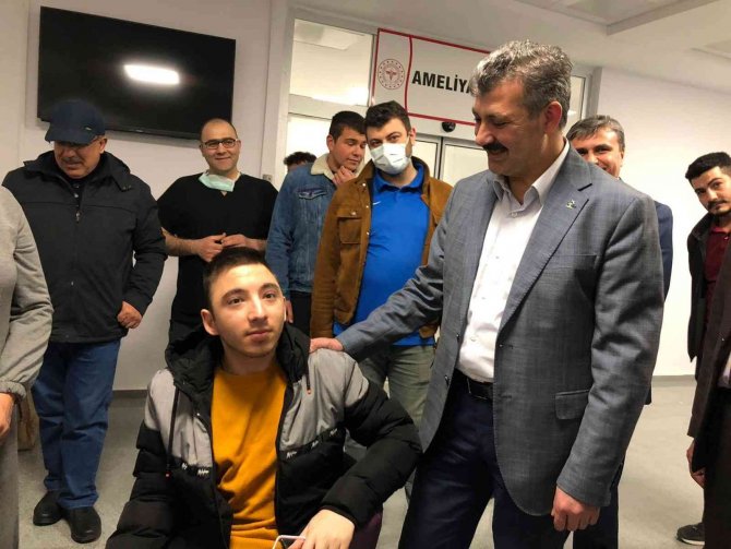 Başkan Altınsoy Hasta Ve Hasta Yakınlarını Ziyaret Etti