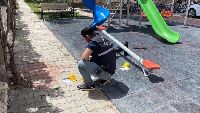 Sattığı Arabanın Parasını Almaya Giden Şahsın Vurulma Anı Kamerada