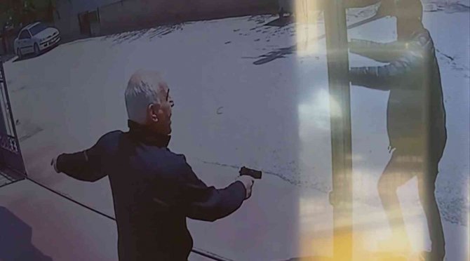 Sattığı Arabanın Parasını Almaya Giden Şahsın Vurulma Anı Kamerada