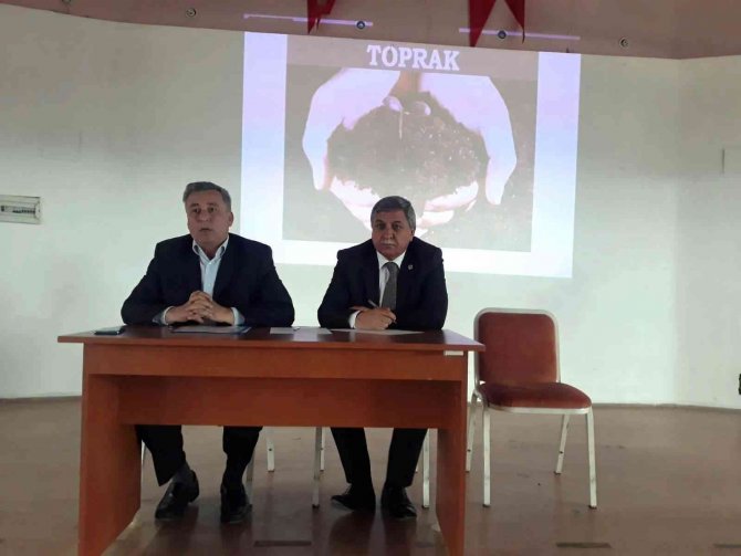 Altıntaş’ta Çiftçiler Sulama Suyu Konusunda Bilgilendirildi