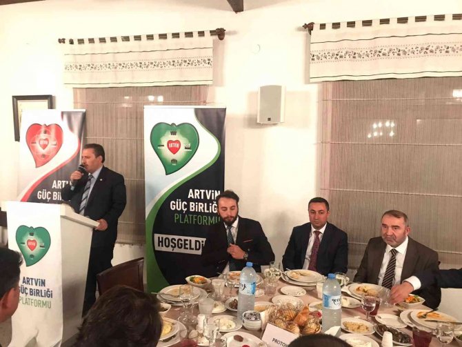 Ankara’da Bulunan Artvinli Siyasetçi Ve Bürokratlar İftar Yemeğinde Buluştu