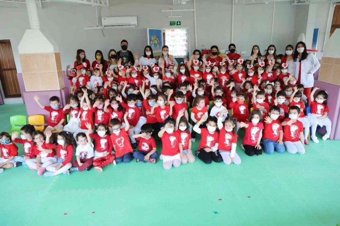 Büyükşehir Kreşlerinde 23 Nisan Coşkusu