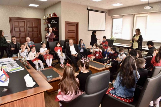 Başkan Hançerli Makamını Çocuklara Emanet Etti