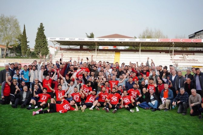 Ayvalıkgücü Belediyespor 6 Yıl Sonra Yeniden 3. Ligde