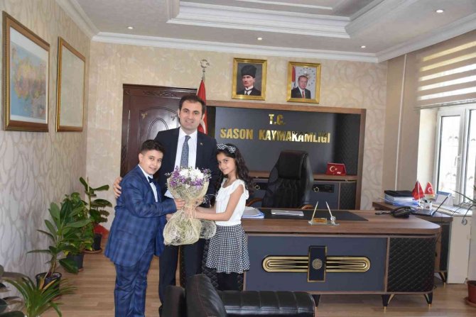 Sason’da Yöneticiler Koltuklarını Öğrenciler Bıraktı