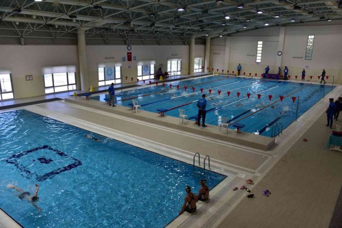 Baün, Triatlon İ̇l Birinciliği Müsabakalarına Ev Sahipliği Yaptı