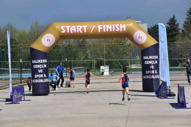 Baün, Triatlon İ̇l Birinciliği Müsabakalarına Ev Sahipliği Yaptı