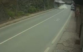 Beykoz’da İ̇ett Otobüsünün Kayalıklara Daldığı Kaza Kamerada