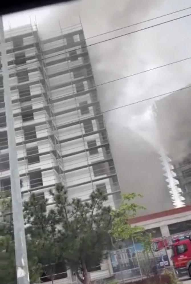 Bursa’da Lüks Rezidans İnşaatında Korkutan Yangın