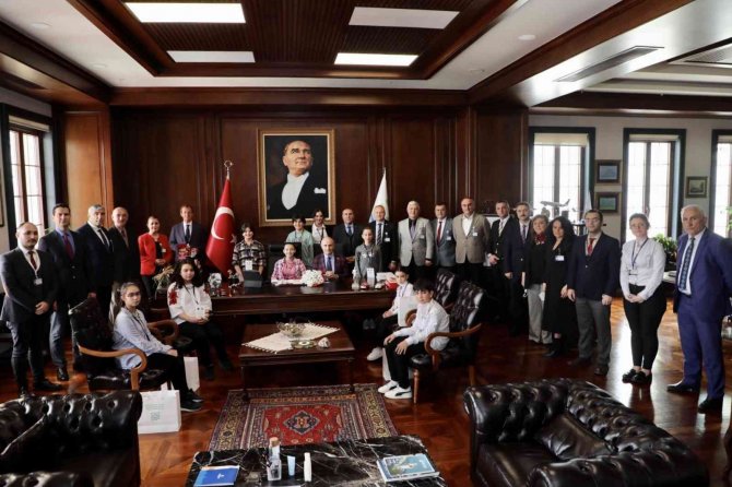 Başkan Akgün: “Türkiye’yi İleriye Taşımak Sizlerin Milli Görevidir”