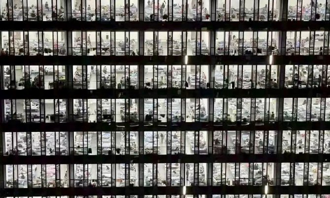 Şanghay’da Ofisler Hastaneye Dönüştürüldü