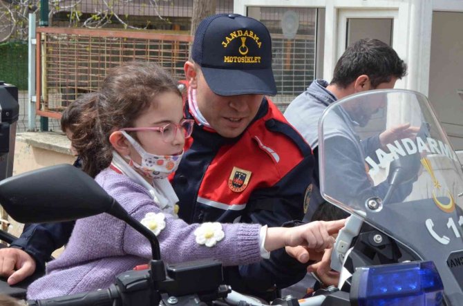 Esenköy’de Jandarma Ekipleri Ve Kullandıkları Ekipmanlar Tanıtıldı