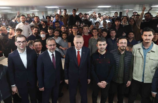 Cumhurbaşkanı Erdoğan: “Öğrenci Burslarını Ve Kredilerini Mayıs Ayı İçin 25’inde Hesaplara Yatıracağız”