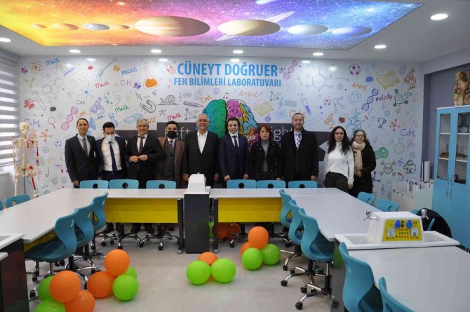 Cüneyt Doğruer Fen Bilimleri Laboratuvarı Açıldı