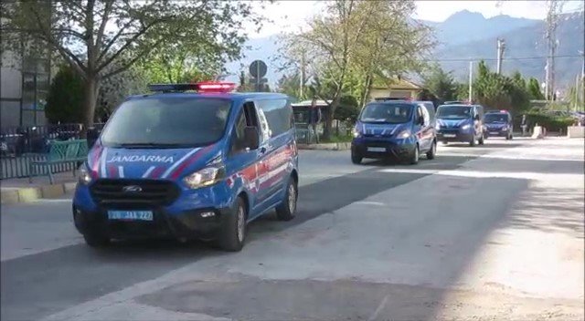 Üniversitelilere Uyuşturucu Temin Eden 7 Tacir Tutuklandı