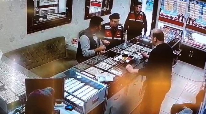 Dolandırılmaktan Son Anda Jandarma Kurtardı