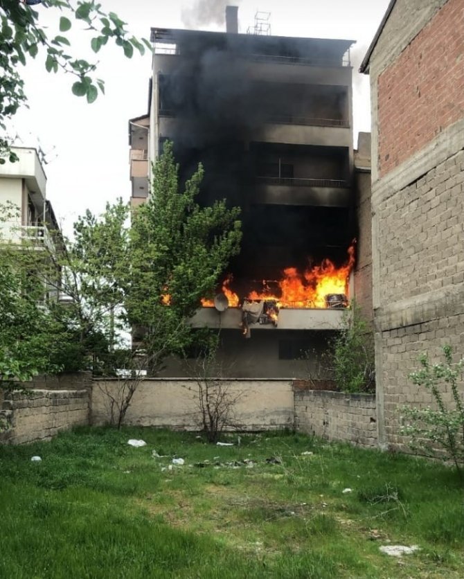 Elazığ’da Ev Yangını