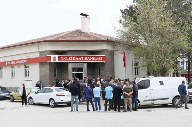 Bir Şehrin Üniversitesi O Şehrin Tarihi Misyonunu Yok Etmeye Kalkan Bir Kararın Arkasında Duruyorsa, O Üniversitenin Şehre Sağlayacağı Bilimsel Bir Katkısının Olamayacağını Düşünüyoruz